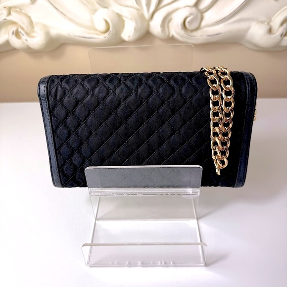 Prada Black Quilted Crossbody Bag with Gold Chain - Picture 4 of 16